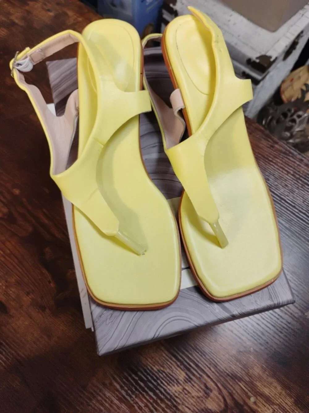 Lemon Yellow Square Toe Thong Slingback Kitten Heel Sandals Size 8